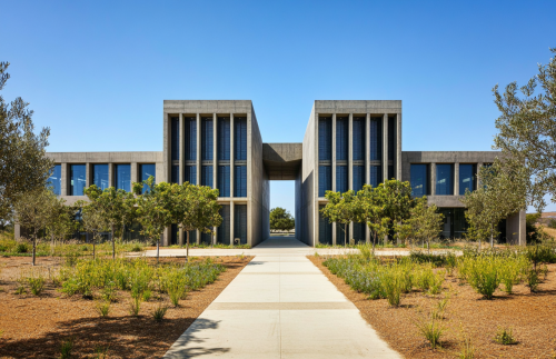 A Powerful Concrete Building Designed by Steven Holl