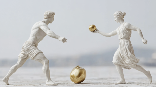 Greek man beats Greek woman in race for apple